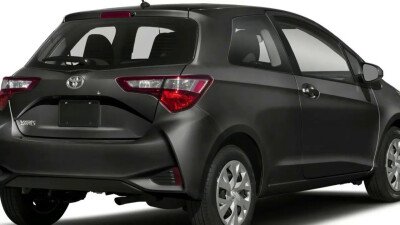 Стекло заднее с обогревом TOYOTA YARIS 2011- (NCP131-2017) 1 отверстие молдинг, 
Бренд: BENSON Тонированное
