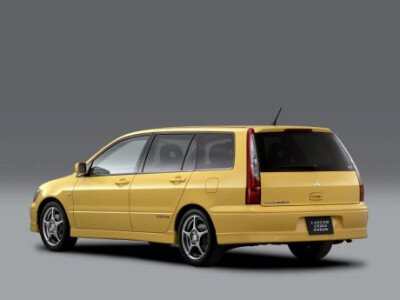 Стекло заднее с обогревом MITSUBISHI LANCER CEDIA 2000-2003 (CS-5d wag) 1 отверстие 
Бренд: BSG