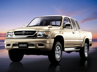 Радиатор TOYOTA HILUX 1997- (KZN165) (KZ) 
Бренд: TONGSHI PL26AT