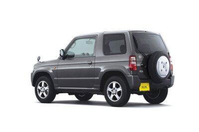 Стекло заднее с обогревом NISSAN KIX 2008-2012 (H59A) молдинг, 
Бренд: BENSON