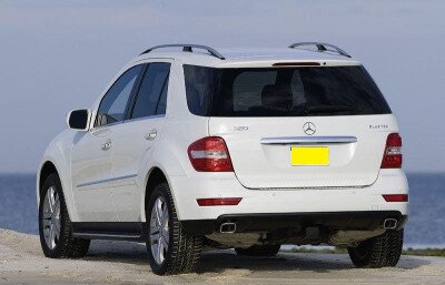 Стекло заднее с обогревом MERCEDES M-CLASS 2005-2011 (W164) 1 отверстие 
Бренд: BENSON Тонированное