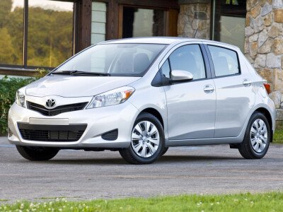Стекло лобовое TOYOTA YARIS 2011-2019 (NSP130) 
Бренд: BENSON