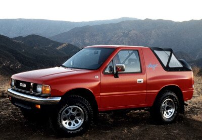 Стекло лобовое ISUZU MU 1989-1998 (UCS) 
Бренд: BSG с зеленой полосой