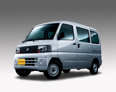 Стекло лобовое NISSAN CLIPPER 2003-2012 (U71V/U72V) 
Бренд: BSG с зеленой полосой