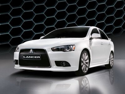 Стекло лобовое MITSUBISHI LANCER 2007- (CY-RHD) 
Бренд: BSG с серой полосой