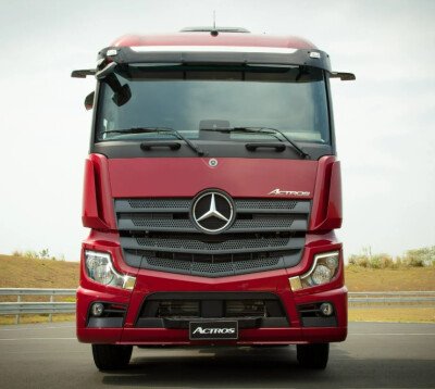 Стекло лобовое MERCEDES ACTROS 2012- (2309*935*2430-2019) место под 1 камеру, место под датчик дождя, 
Бренд: BENSON с синей полосой