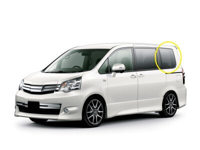 Стекло боковое TOYOTA NOAH 2007-2013 ZR70 SW/LH/X 
Бренд: BENSON Тонированное