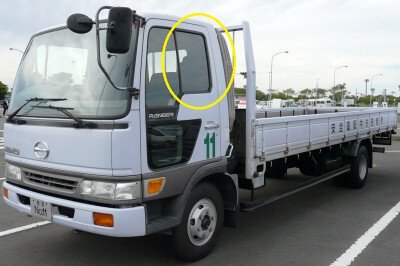 Стекло боковое HINO RANGER 1994-2002 (Y740) FD/LH 
Бренд: BENSON