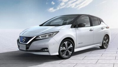Стекло лобовое NISSAN LEAF 2017- (ZE1-RHD) 
Бренд: ZDG с синей полосой
