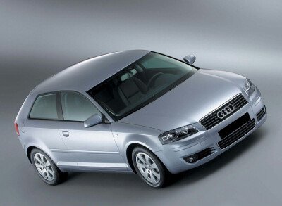 Стекло лобовое AUDI A3 2003-2012 (8P1-3d h/b) место под датчик дождя 
Бренд: BSG с серой полосой