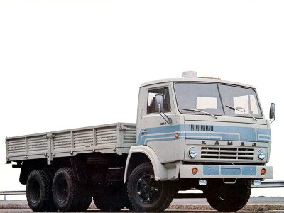 Стекло лобовое KAMAZ 5320 1979- () L 1019*656 
Бренд: BENSON с зеленой полосой