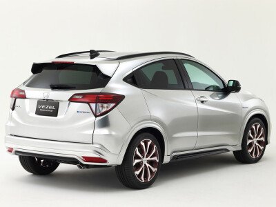 Стекло заднее с обогревом HONDA VEZEL 2013- (RU1) 
Бренд: BENSON Тонированное