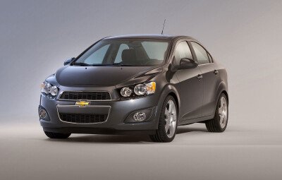 Стекло лобовое CHEVROLET AVEO 2011- (T300) 
Бренд: BENSON