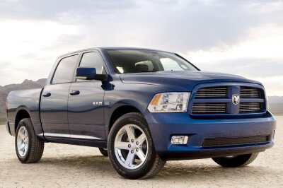 Стекло лобовое DODGE RAM 2009-2018 () место под датчик дождя фурнитура, 
Бренд: FYG