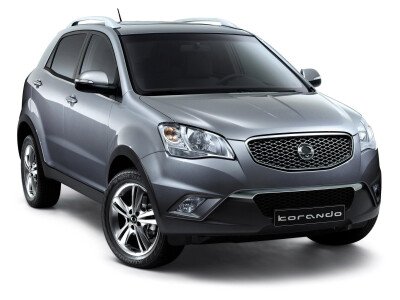 Стекло лобовое SsangYong KORANDO 2011- () 
Бренд: BENSON с синей полосой