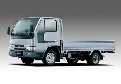 Стекло лобовое NISSAN ATLAS 1991-2007 (F23-1520*718*1594) 
Бренд: КДМ