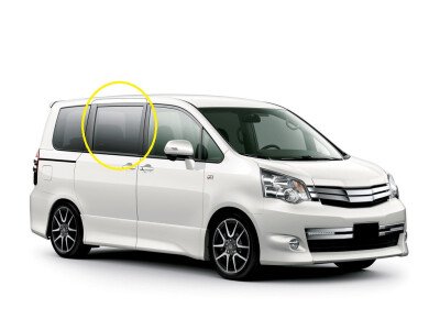 Стекло боковое TOYOTA NOAH 2007-2013 ZR70 RD/RH фурнитура, 
Бренд: BENSON Тонированное