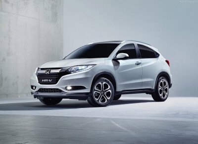 Стекло лобовое HONDA HR-V 2014-2021 (RU1-RHD) обогрев щеток, место под 2 камеры, место под датчик дождя, молдинг, антенна, фурнитура, 
Бренд: BENSON