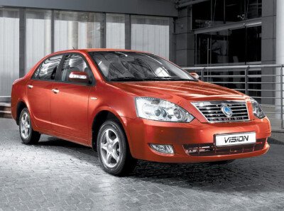 Стекло лобовое GEELY VISION 2008- () 
Бренд: BSG с серой полосой