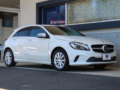 Стекло лобовое MERCEDES A-CLASS 2012-2018 (W176-RHD-2015) место под 1 камеру с обогревом, место под датчик дождя, молдинг, 
Бренд: BENSON