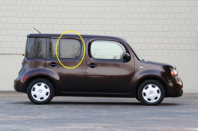 Стекло боковое NISSAN CUBE 2008- Z12 RD/RH 
Бренд: BSG