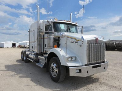 Стекло лобовое KENWORTH T800 1997- (R-810*584*) 
Бренд: BENSON