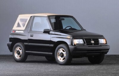 Стекло лобовое CHEVROLET TRACKER 1988-1998 (TF51W) 
Бренд: КМК с синей полосой