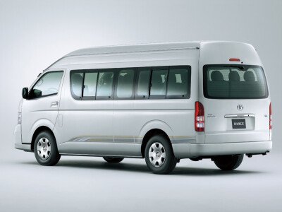 Стекло заднее с обогревом TOYOTA HIACE 2004-2019 (H200-wide) 1 отверстие 
Бренд: BSG Тонированное