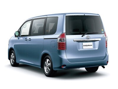 Стекло заднее с обогревом TOYOTA NOAH 2007-2013 (ZRR70) 
Бренд: BSG
