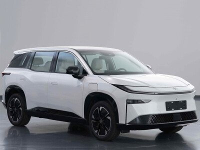 Стекло лобовое TOYOTA BZ3X 2024- (LHD) место под 1 камеру, место под датчик дождя, молдинг, фурнитура, 
Бренд: BENSON