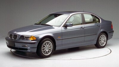 Стекло лобовое BMW 3-SERIES 1999-2005 (E46-4d sed) 
Бренд: КМК с синей полосой