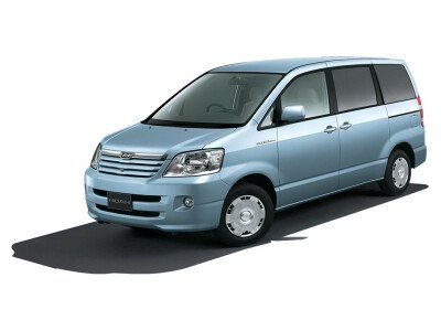 Радиатор кондиционера TOYOTA NOAH 2001-2007 (ZR60) 
Бренд: TONGSHI AL16