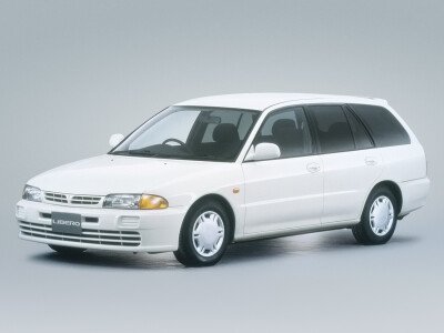 Стекло лобовое MITSUBISHI LIBERO 1991-2002 (CB,CD) 
Бренд: BSG