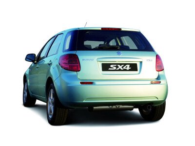 Стекло заднее с обогревом SUZUKI SX4 2006-2014 (YA11-5d) 1 отверстие 
Бренд: BSG Тонированное