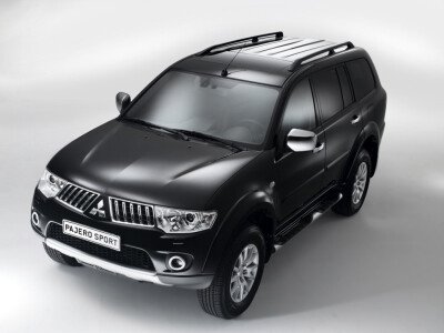 Стекло лобовое MITSUBISHI PAJERO SPORT 2008-2016 (KH0-RHD) место под датчик дождя 
Бренд: КМК с синей полосой
