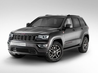 Стекло лобовое JEEP GRAND CHEROKEE 2010-2021 (WK2-LHD) место под 1 камеру, место под датчик дождя, место под датчик влажности, 
Бренд: BENSON