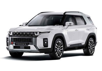 Стекло лобовое SSANGYONG TORRES 2023- (J100-LHD) место под 1 камеру, место под датчик дождя, место под датчик влажности, 
Бренд: BENSON с синей полосой