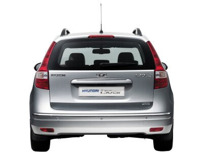Стекло заднее с обогревом HYUNDAI I 30 2007-2011 (FD-5d wag) 1 отверстие 
Бренд: BENSON