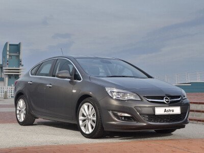 Стекло лобовое OPEL ASTRA J 2012- (P10) 4d место под датчик дождя, 
Бренд: BSG