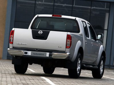 Стекло заднее с обогревом NISSAN NAVARA 2004-2015 (R51) 
Бренд: BENSON Тонированное