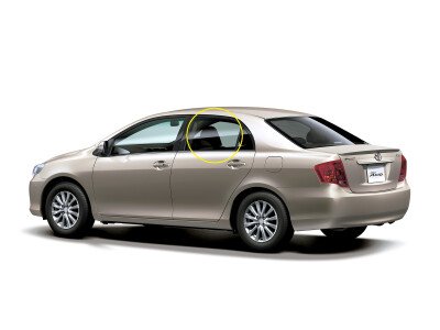 Стекло боковое TOYOTA COROLLA AXIO 2006-2012 E140 RD/LH фурнитура, 
Бренд: BENSON