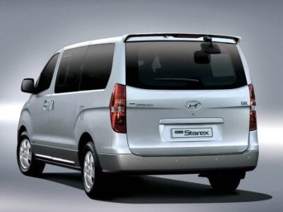 Стекло заднее с обогревом HYUNDAI STAREX 2007- (TQ) 1 отверстие 
Бренд: BENSON