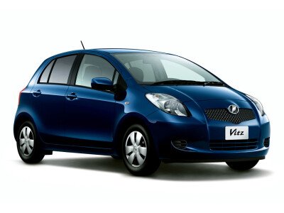 Стекло лобовое TOYOTA VITZ 2005-2010 (SCP90-RHD) обогрев щеток 
Бренд: BSG с серой полосой