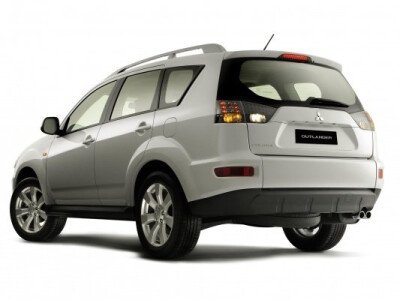 Стекло заднее с обогревом MITSUBISHI OUTLANDER XL 2006-2012 (CW) 1 отверстие 
Бренд: BENSON