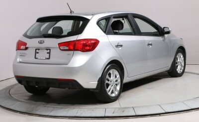 Стекло заднее с обогревом KIA K3 2008-2012 (TD-5d h/b) 1 отверстие 
Бренд: BENSON