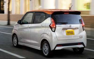 Стекло заднее с обогревом NISSAN DAYZ 2019- (B45W) 1 отверстие, место под камеру, молдинг, 
Бренд: BENSON Тонированное