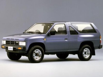 Стекло лобовое NISSAN TERRANO 1986-1995 (D21) 
Бренд: ZDG