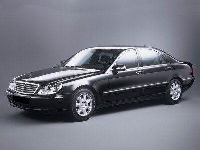 Стекло лобовое MERCEDES S-CLASS 1998-2005 (W220-LHD) обогрев щеток, место под датчик дождя, место под датчик света, 
Бренд: BSG с зеленой полосой