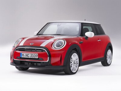 Стекло лобовое MINI COOPER HATCH 2013- (F55) полный обогрев, место под 1 камеру с обогревом, место под датчик дождя, молдинг, 
Бренд: BENSON