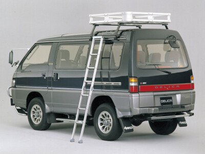 Стекло заднее с обогревом MITSUBISHI DELICA 1986-1999 (P1#W/P2#W/P3#W) 
Бренд: ZDG